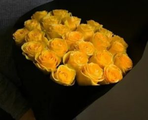 К чему дарят желтые цветы девушке