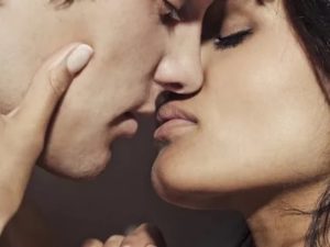 Как спровоцировать парня на поцелуй
